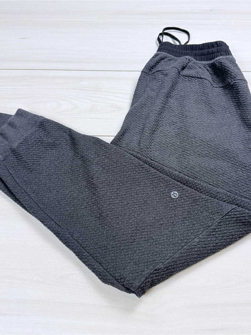 lululemon athletica Men's Dark Charcoal Textured Joggers